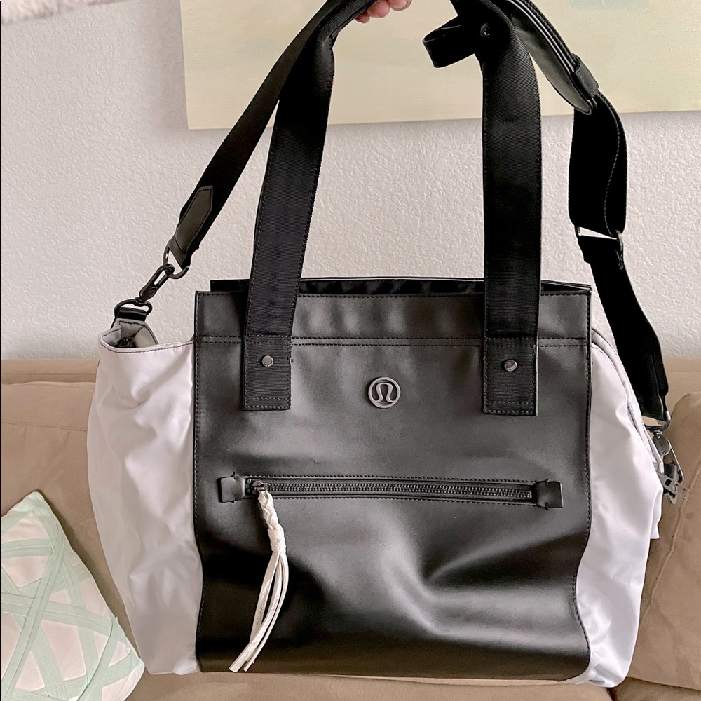 Lululemon gym, your or travel bag